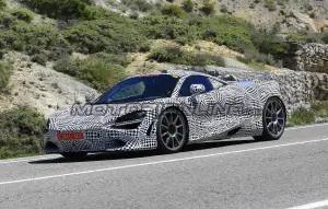 McLaren 720S Hybrid - Foto spia 21-05-2019