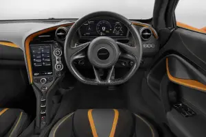 McLaren 720S - 24