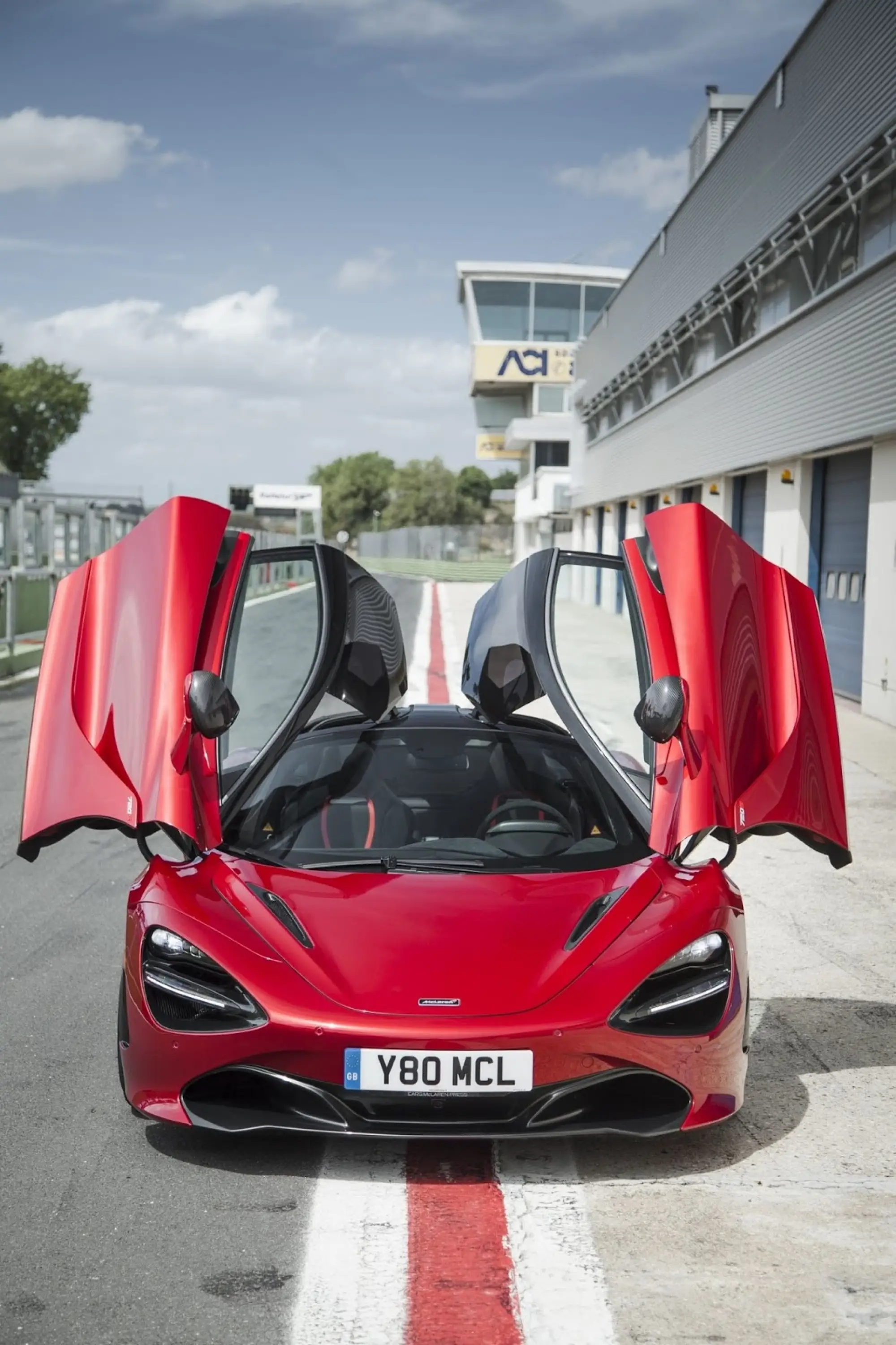 McLaren 720S - 38