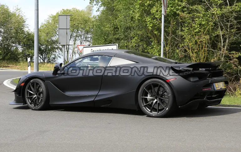 McLaren 750LT - Foto spia 02-09-2019 - 7