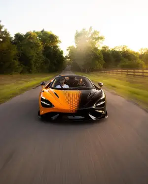 McLaren 765LT Spider by MSO - Foto