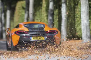 McLaren e Pirelli - gamma Sports Series inverno 2017