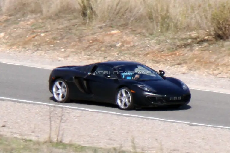 McLaren MP4-12C Spider - Foto spia 17-11-2011 - 5