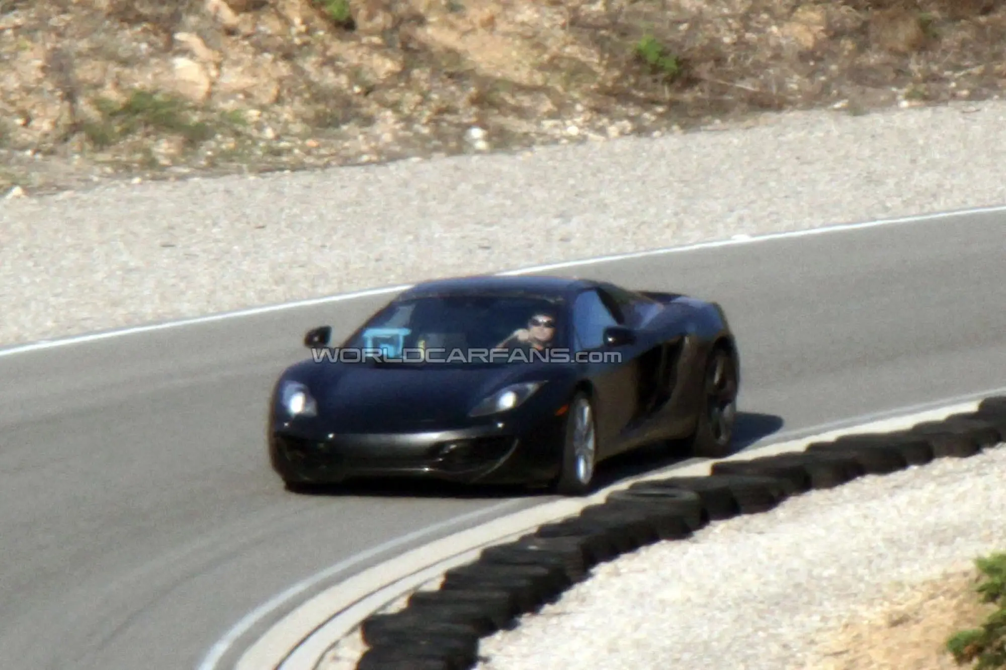 McLaren MP4-12C Spider - Foto spia 17-11-2011 - 8