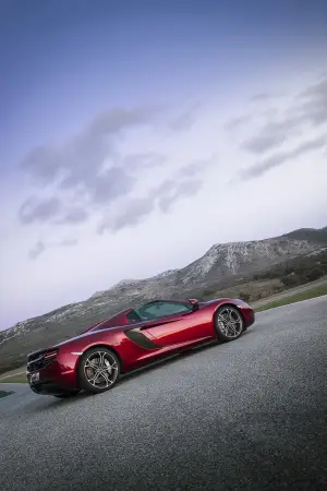 McLaren MP4-12C Spyder nuove immagini