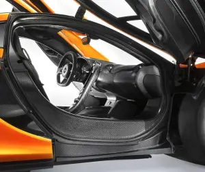 McLaren P1 2013 - Interni