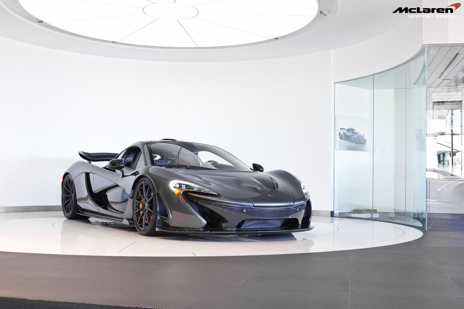 McLaren P1 con vernice metallizzata Flintgrau