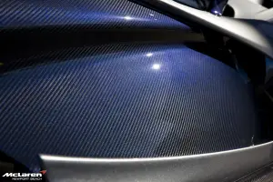 McLaren P1 con vernice metallizzata Flintgrau