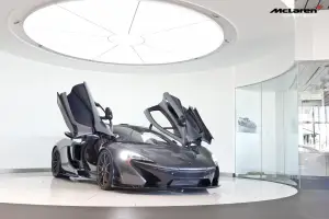 McLaren P1 con vernice metallizzata Flintgrau