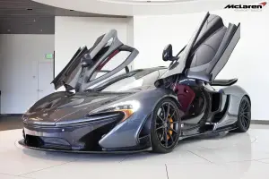 McLaren P1 con vernice metallizzata Flintgrau