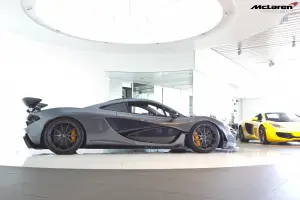 McLaren P1 con vernice metallizzata Flintgrau