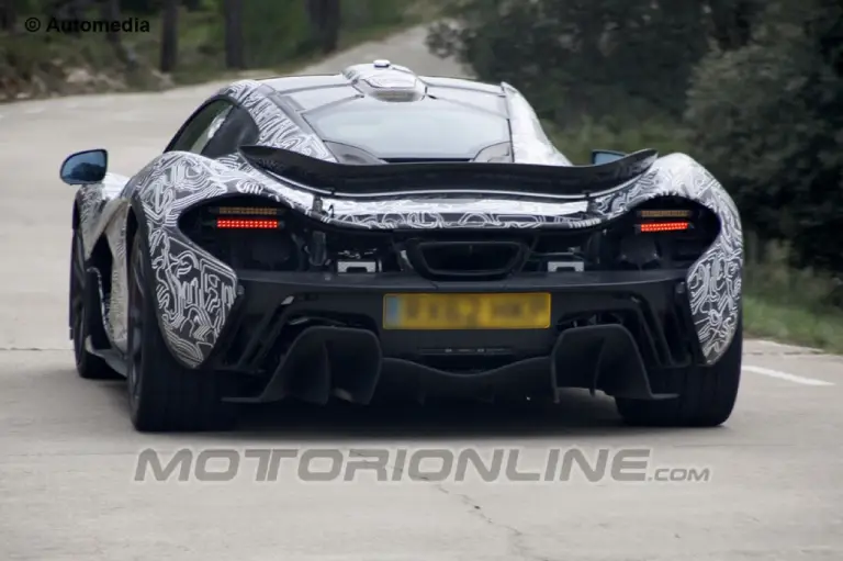 McLaren P1 - Foto spia 1-12-12 - 6