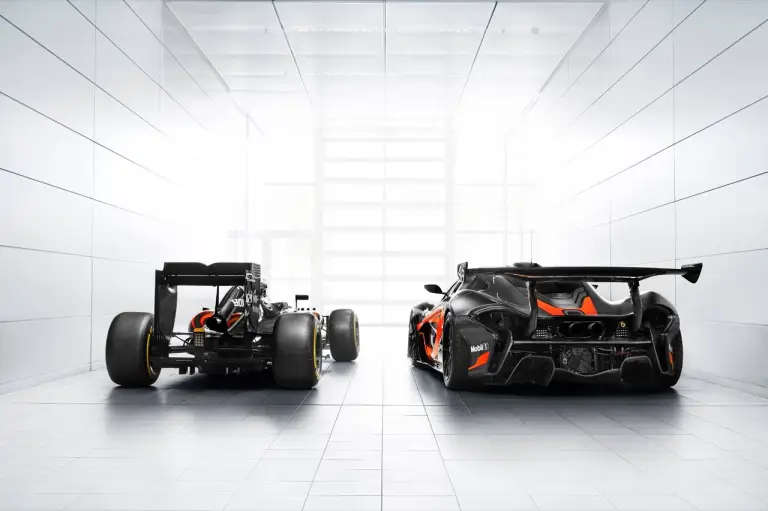 McLaren P1 GTR con livrea ispirata alla monoposto MP4/31 - 3