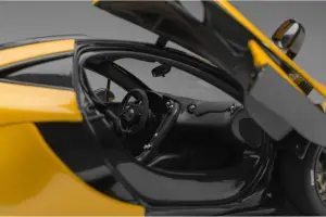 McLaren P1 modellino 1-8 - Foto