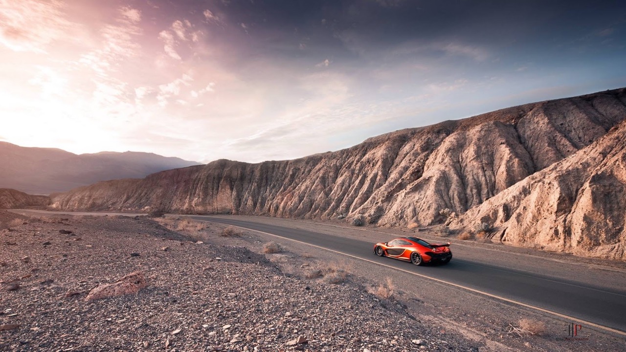McLaren P1 nella Death Valley - Folk Photography