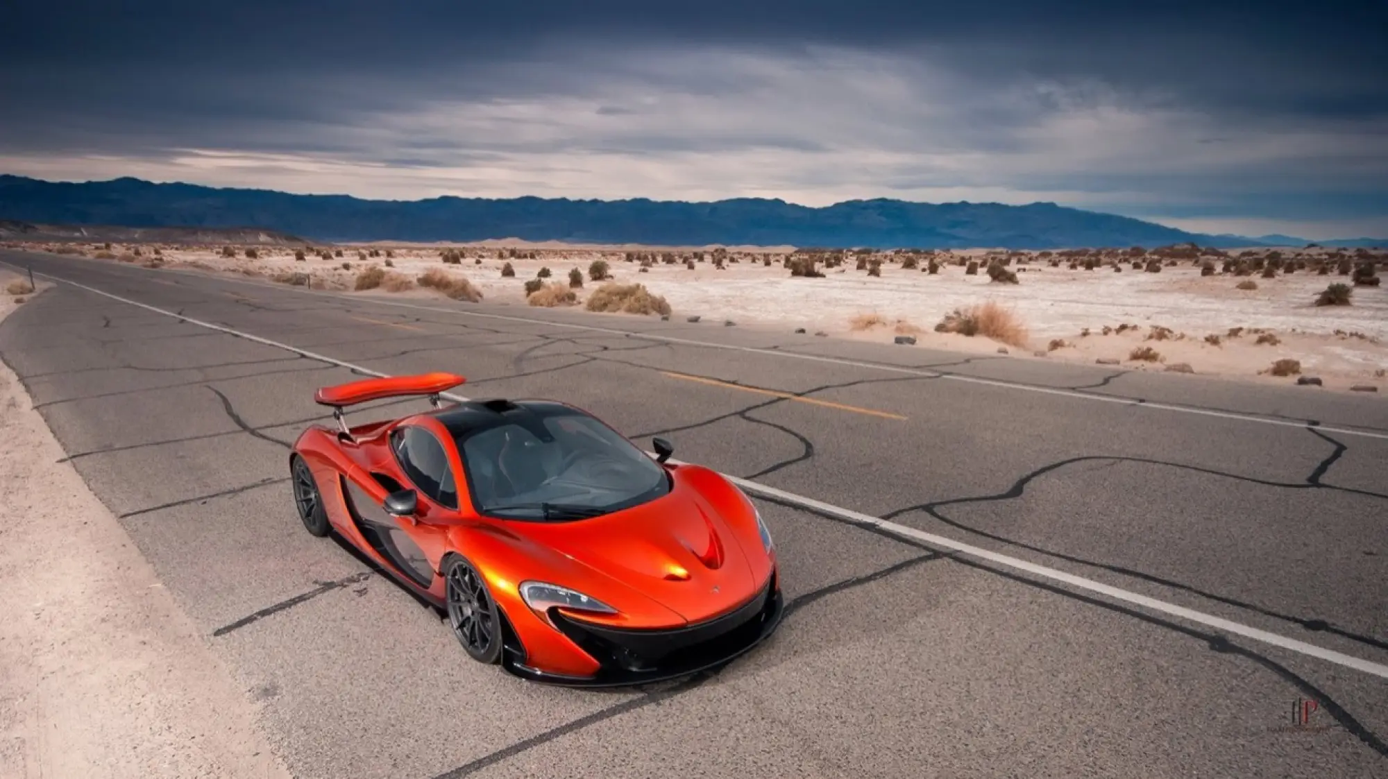 McLaren P1 nella Death Valley - Folk Photography - 2