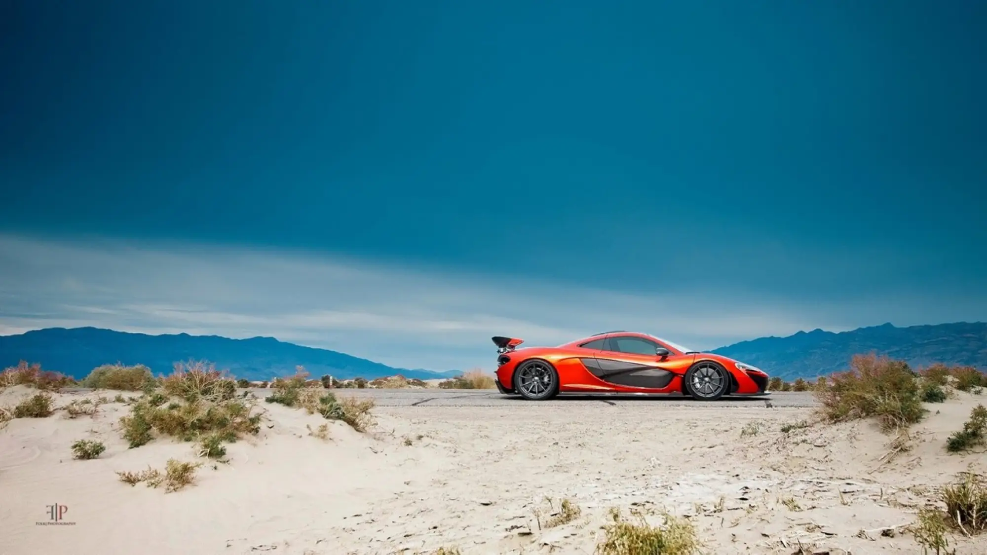 McLaren P1 nella Death Valley - Folk Photography - 5