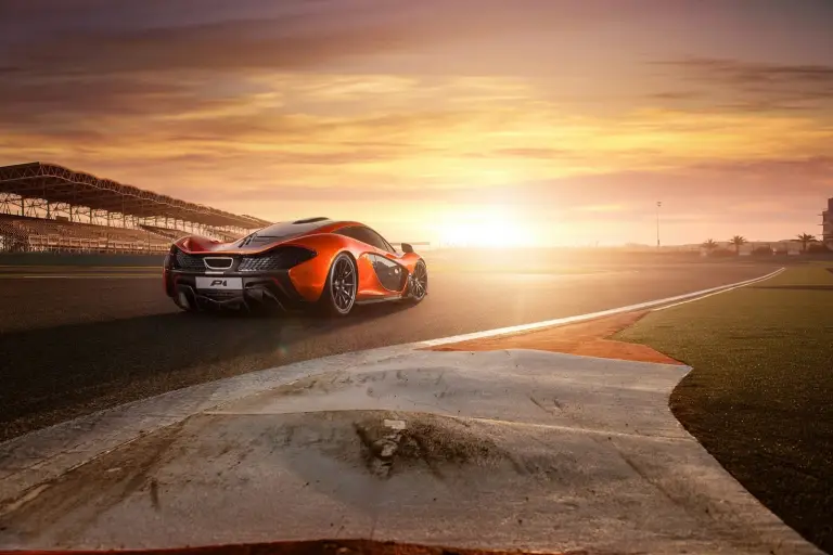 McLaren P1 sul Bahrain International Circuit - 1