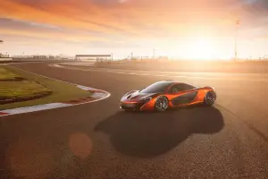 McLaren P1 sul Bahrain International Circuit - 2