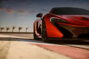 McLaren P1 sul Bahrain International Circuit - 3