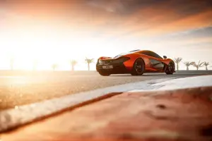 McLaren P1 sul Bahrain International Circuit - 4