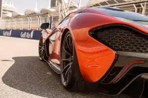 McLaren P1 sul Bahrain International Circuit - 6