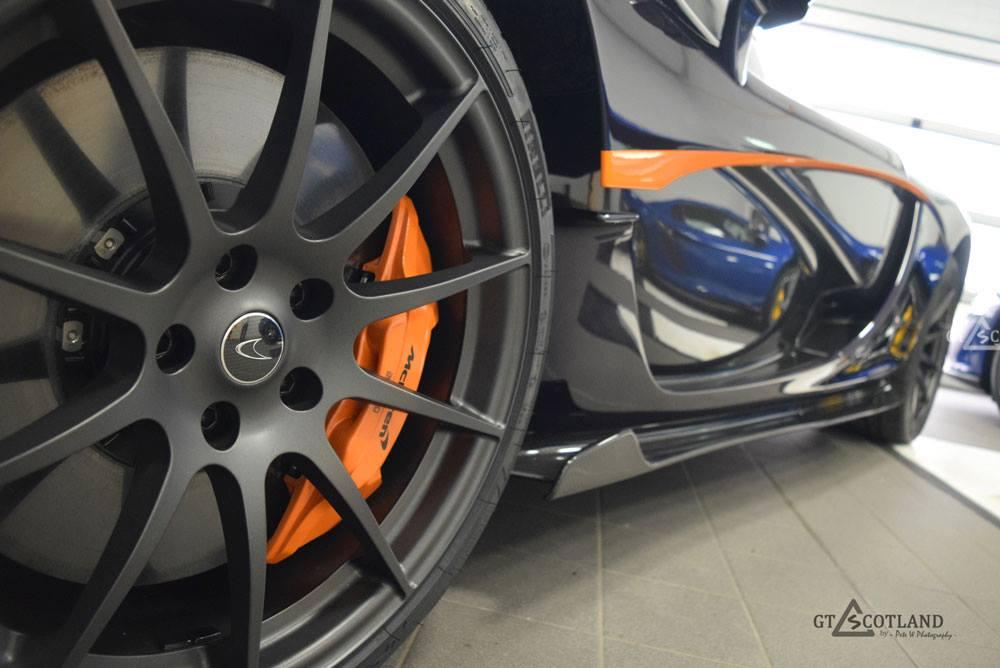 McLaren P1 viola
