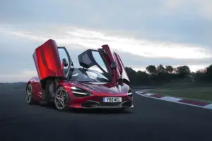McLaren Red 720S e Vega Blue 570S Spider