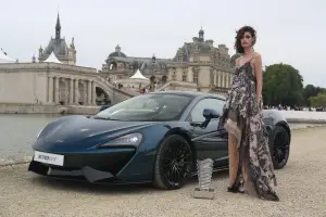 McLaren Red 720S e Vega Blue 570S Spider