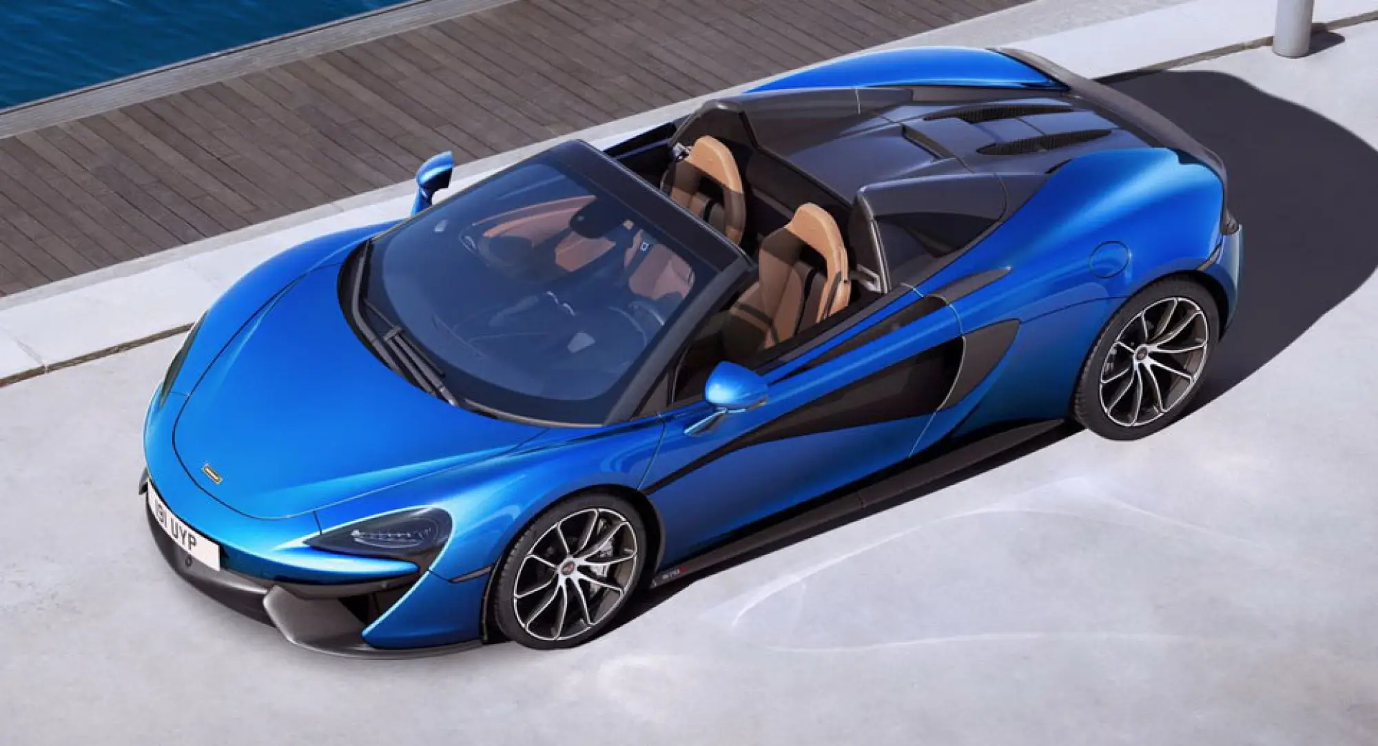 McLaren Red 720S e Vega Blue 570S Spider - 7