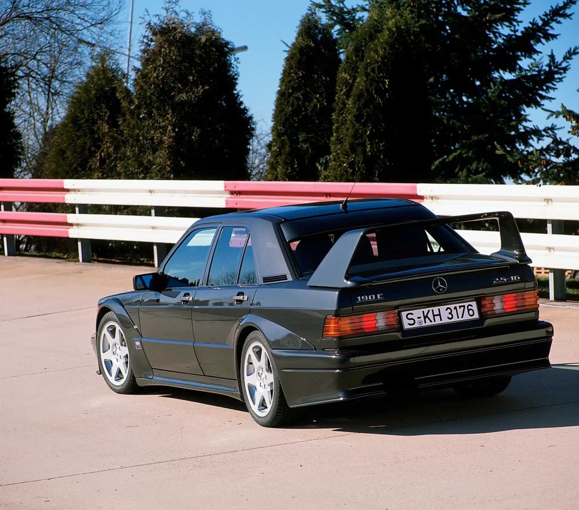 Mercedes 190 E 16 Evolution II - 5