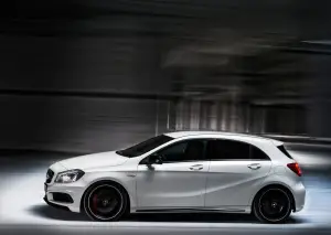 Mercedes A 45 AMG 2013 - 4