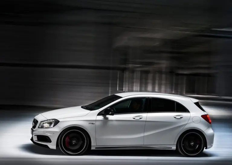 Mercedes A 45 AMG 2013 - 4