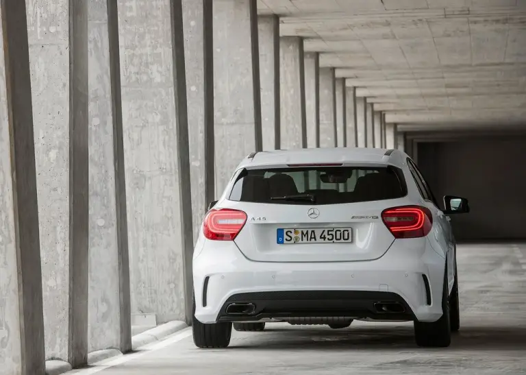 Mercedes A 45 AMG 2013 - 9
