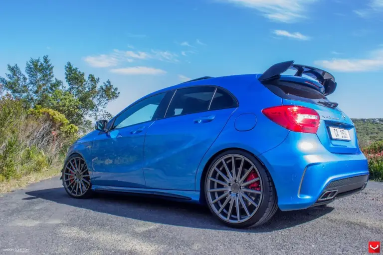 Mercedes A 45 AMG Blue Magic - 27