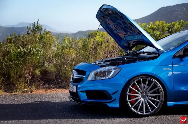 Mercedes A 45 AMG Blue Magic - 43