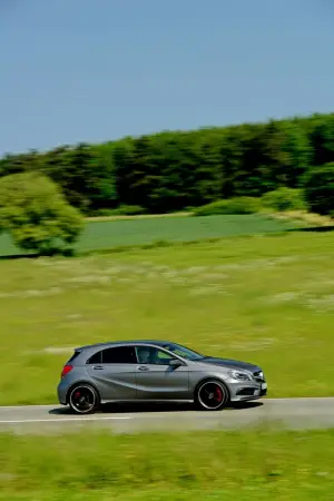 Mercedes A 45 AMG - 2