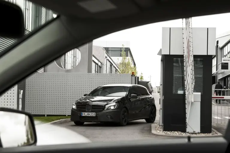 Mercedes A45 AMG teaser - 2