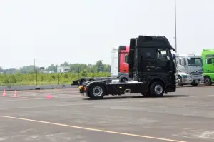 Mercedes Actros - Evento Shaping Future Transportation 10-06-2015 - 5