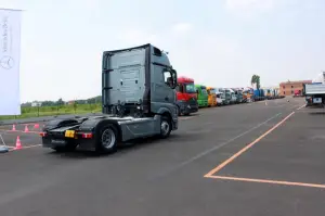 Mercedes Actros - Evento Shaping Future Transportation 10-06-2015 - 21