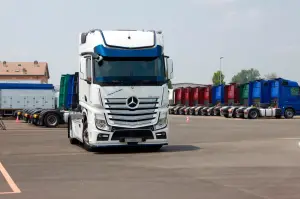 Mercedes Actros - Evento Shaping Future Transportation 10-06-2015