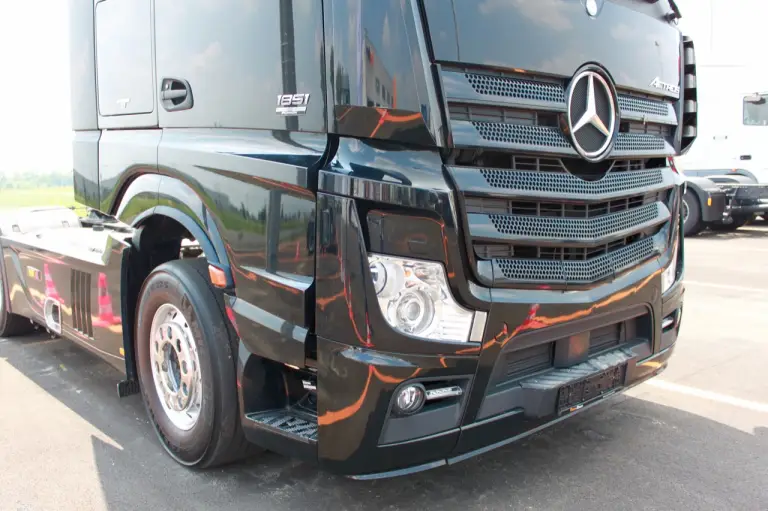 Mercedes Actros - Evento Shaping Future Transportation 10-06-2015 - 33