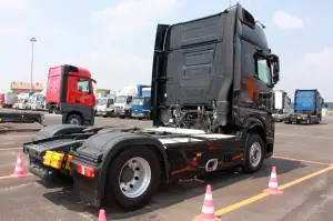 Mercedes Actros - Evento Shaping Future Transportation 10-06-2015 - 36