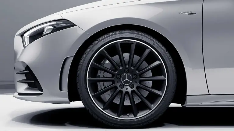Mercedes-AMG A 35 4Matic Race Edition - 6