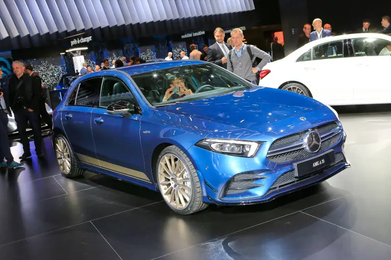 Mercedes-AMG A 35 - Salone di Parigi 2018 - 12