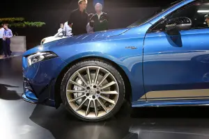 Mercedes-AMG A 35 - Salone di Parigi 2018 - 3