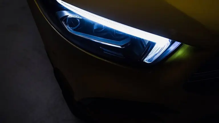 Mercedes-AMG A 35 - Teaser - 2