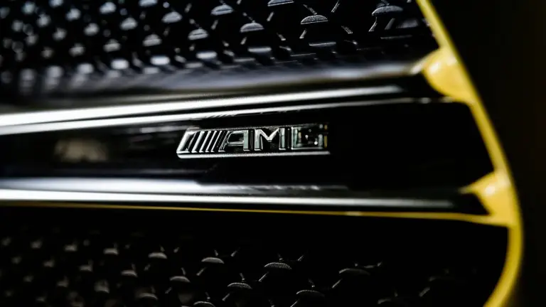 Mercedes-AMG A 35 - Teaser - 4