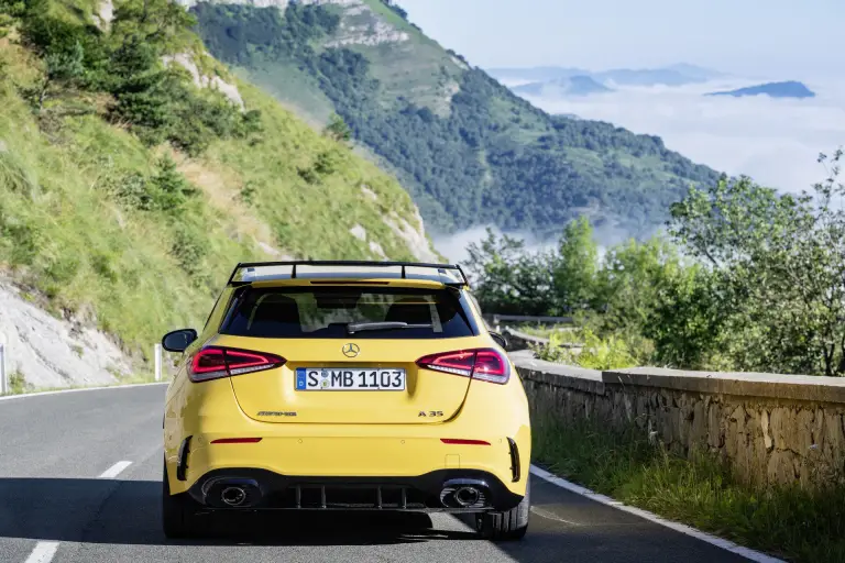 Mercedes-AMG A 35 - 12