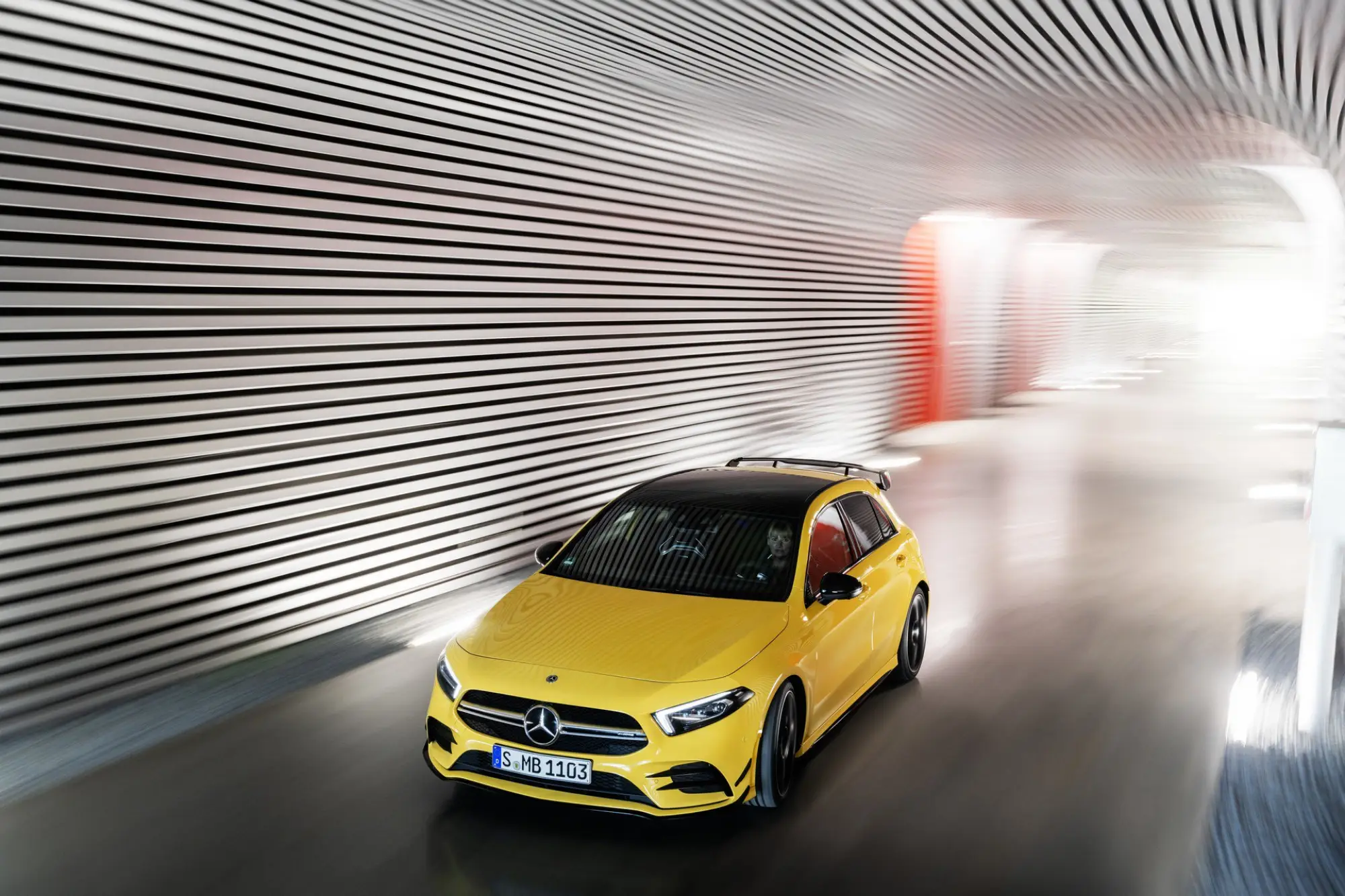 Mercedes-AMG A 35 - 18